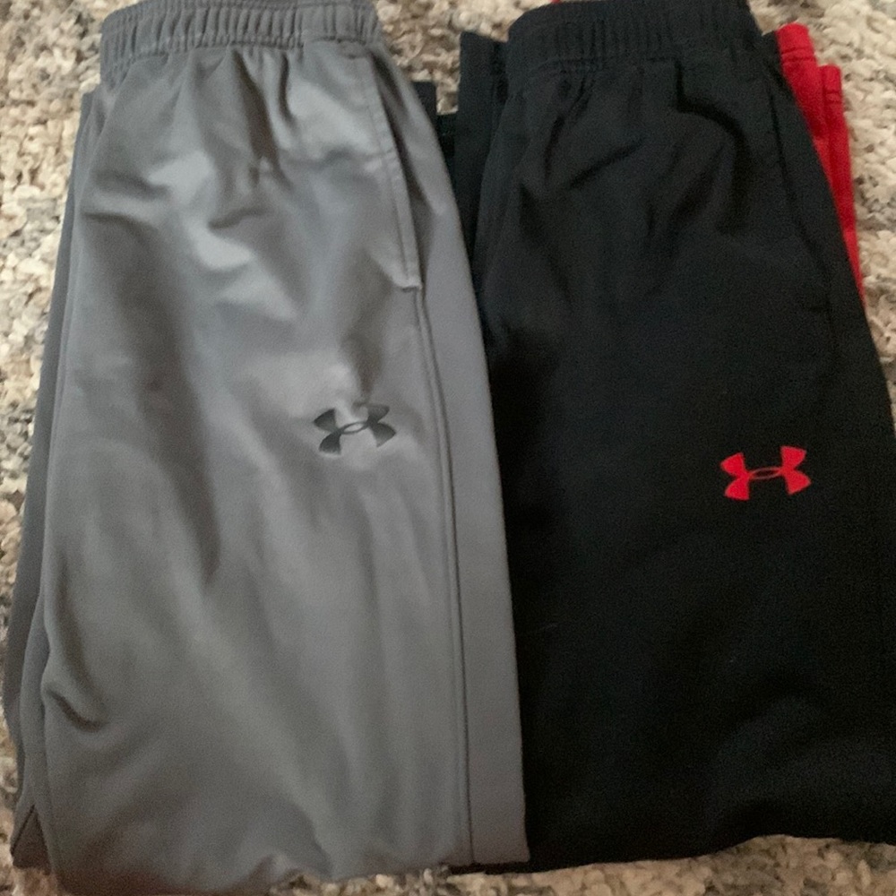 2 boys under armour sweatpants